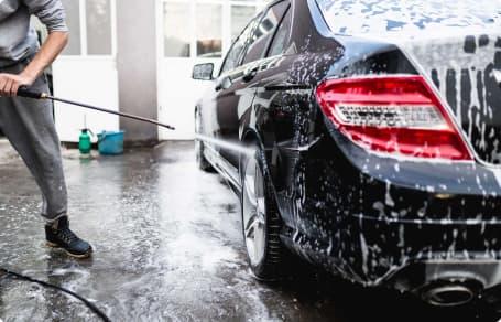 Mobile Car Wash: 4 Benefits of Using This Service